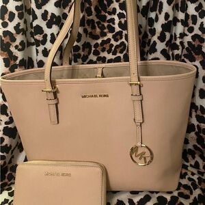 Michael Kors Medium Carryall Saffiano Leather Tote & Wallet in Powder Blush